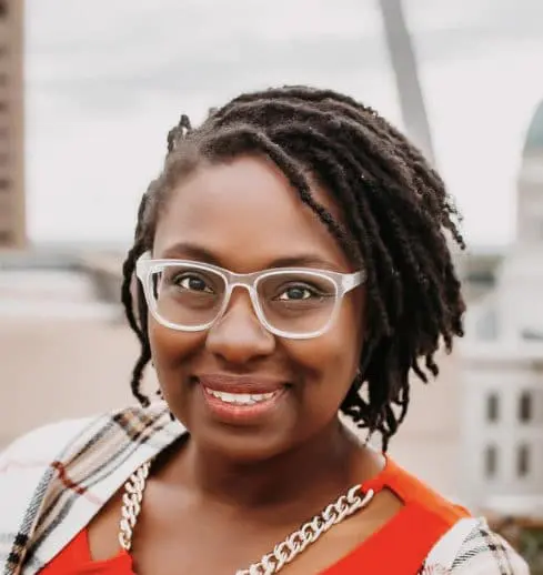 Airiel Woodell, bookkeeper in Columbia, Tennessee.